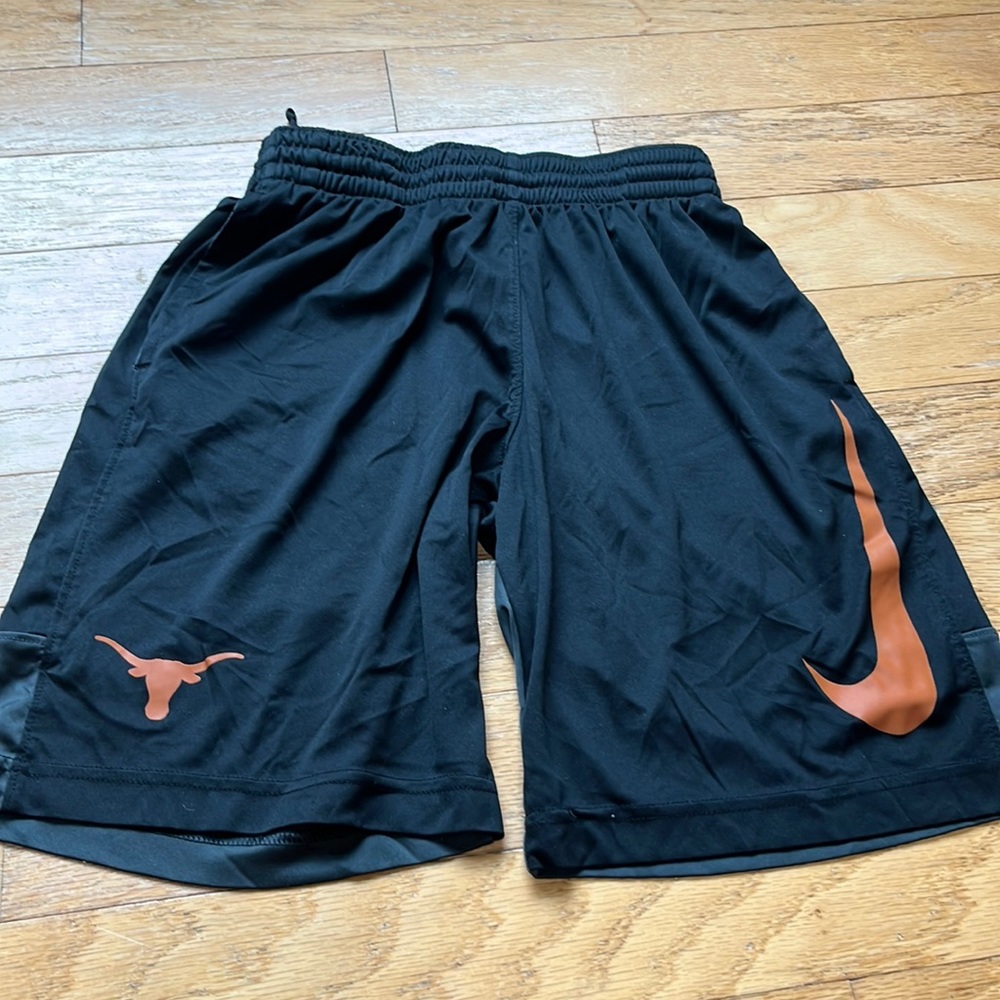 Boy Nike longhorn shorts